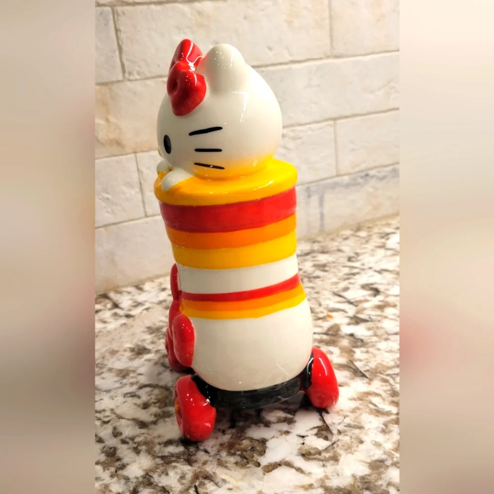 NEW Limited Clayworks Hello Kitty Roller Derby Figurine - Picture 4 of 5
